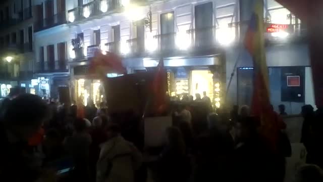 Comunistas claman en Madrid a favor del chavismo