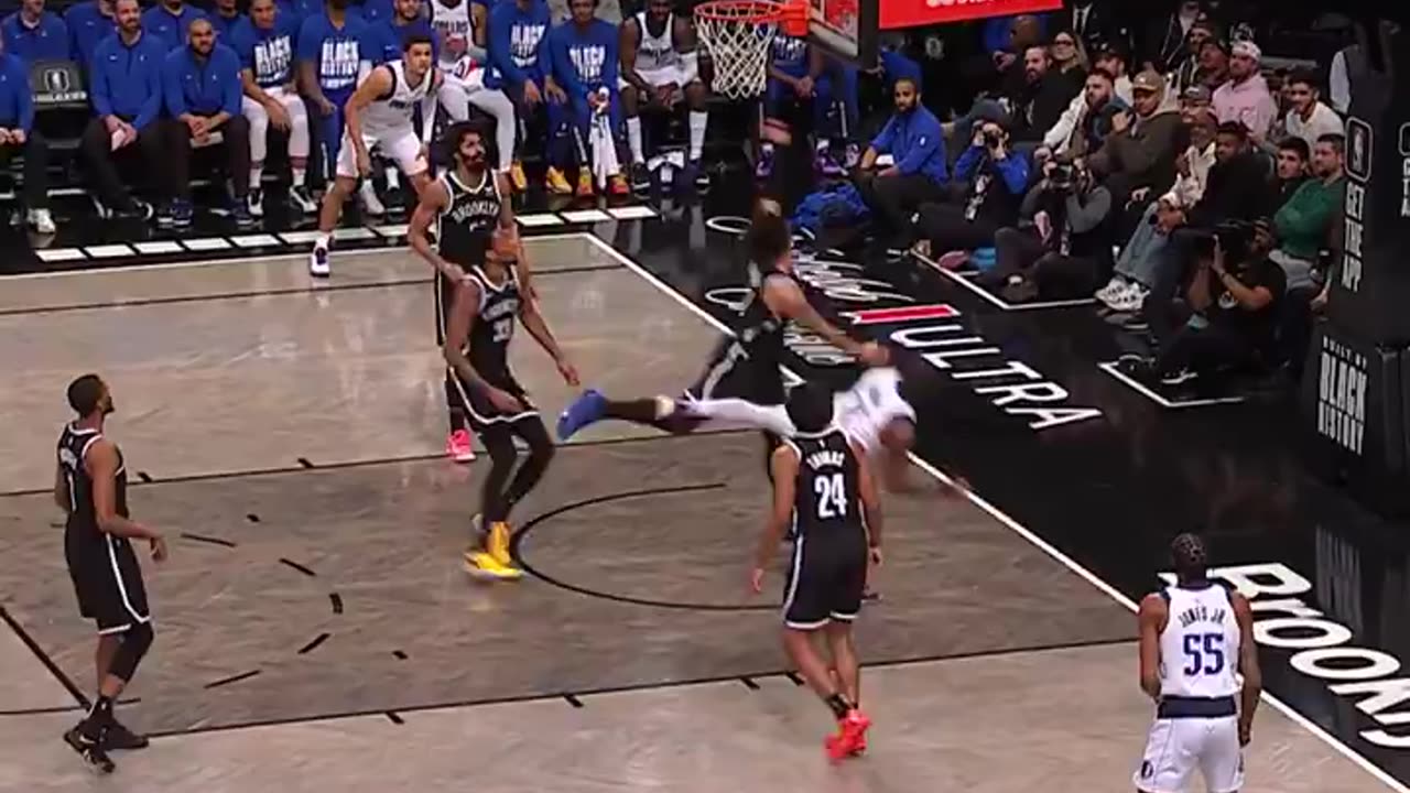 OMG! Kyrie Irving MAGIC! Clutch Layup Puts Nets Ahead vs Mavericks!