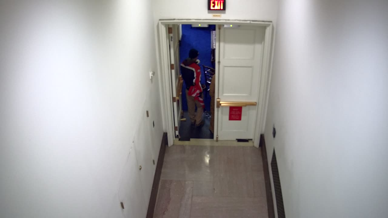 0751USCH02H202FireDoor_2021-01-06_14h56min06s993ms.mp4