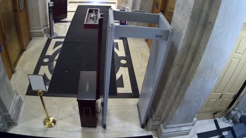 0163USCH01HouseCarriageDoor_2021-01-05_16h51min00s440ms.mp4