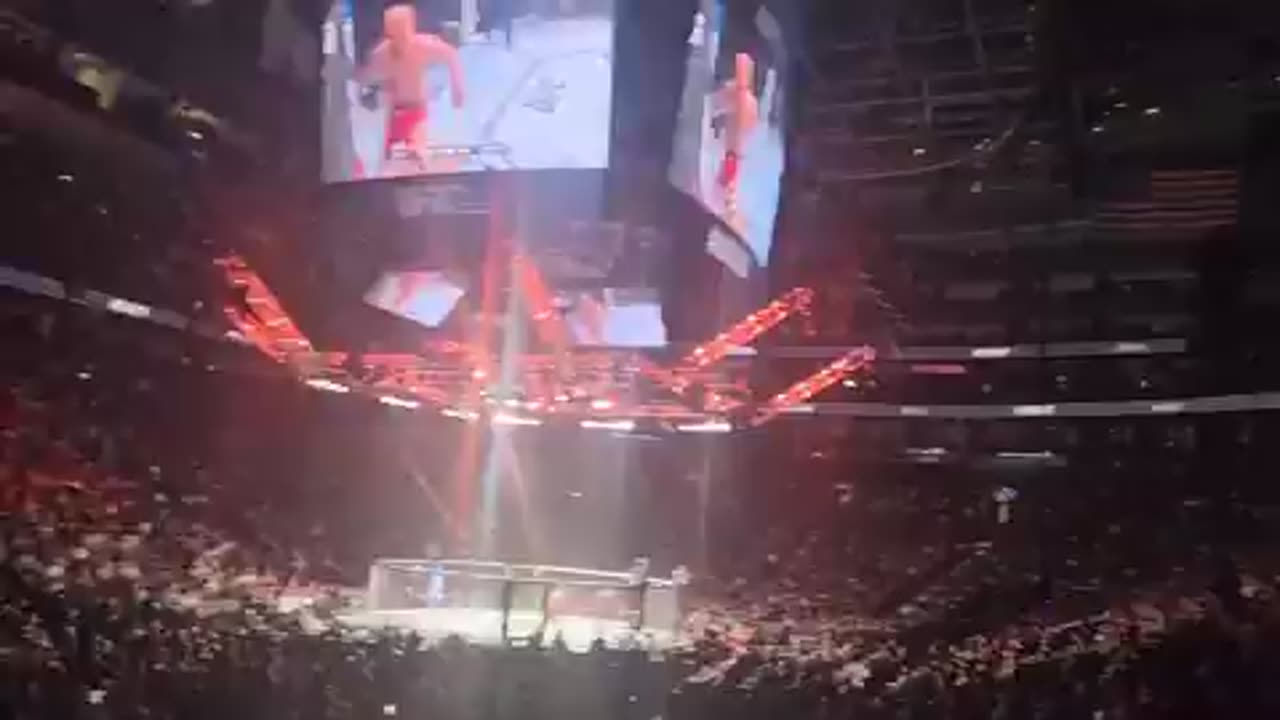 Crowd Yells Fuck Trudeau UFC