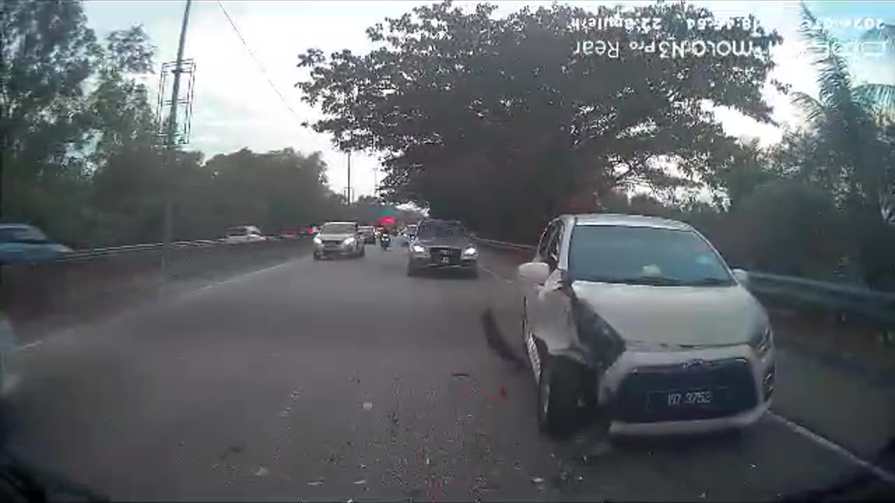 Dashcam Captures Rear-End Collision