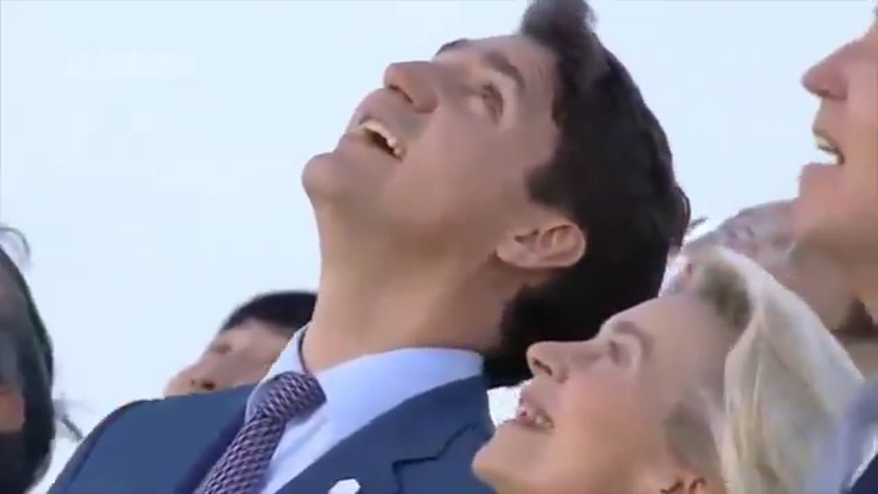 LEAHmemes - OMG look what flew over the G7 Summit!! So savage 😂😂