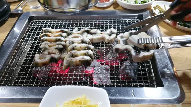 Grilling eel