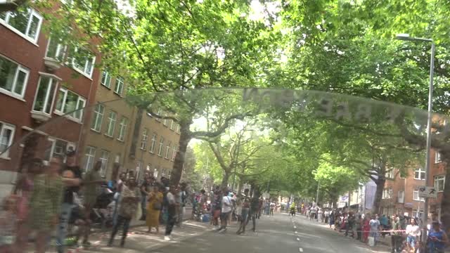 Zomercarnaval Rotterdam 2022 van het Theekoppiedepot de Maternesserlaan in.