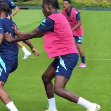Raheem Sterling looking sharp in Arsenal training ⚡️