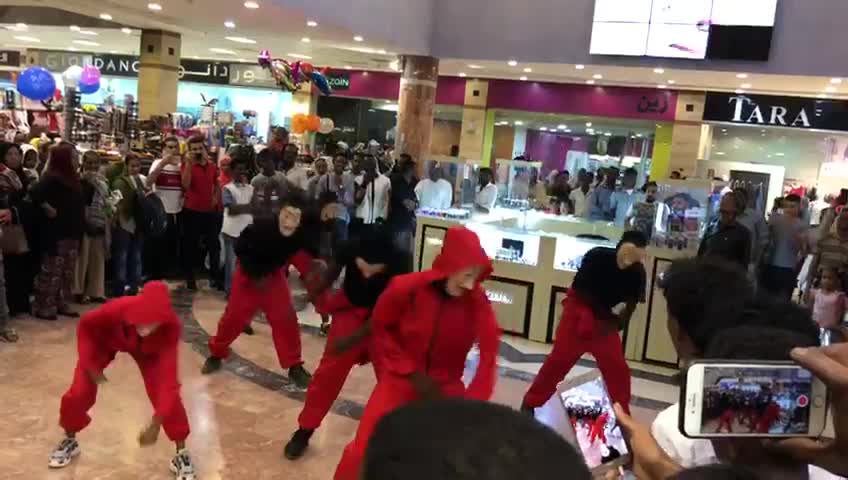 Professor dance in the mall