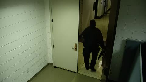 7046CVCLLElevator#3Lobby_2021-01-06_21h00min01s950ms.mp4