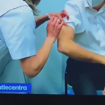 رئيس بلجيكا يمثل أخذ الجرعة ضد كوفيد2