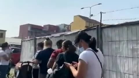 Globalist Success: The food line in the economic capital of Italy, Mila