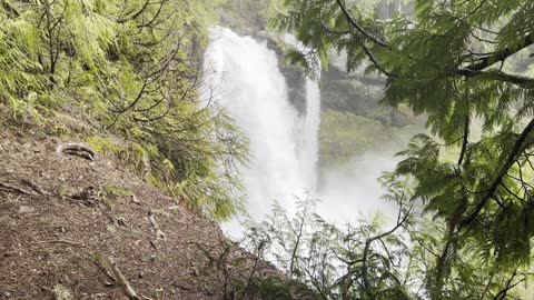 Approach to Sahalie Falls Viewpoint Hiking Opposite Side of River – Central Oregon – 4K