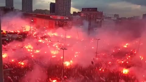 300,000 polish Patriots on the streets to declare Poland is a CHRISTIAN country.