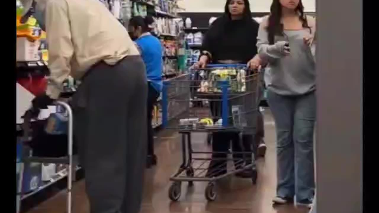 Old Man Fart Prank in a Supermarket: Hilarious Moment Captured on Camera!