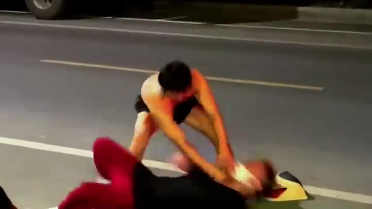 Chinese kung fu, actual street fighting, please do not imitate dangerous moves.