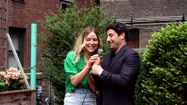 Jason Biggs and wife Jenny Mollen