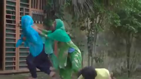 Family woman fight