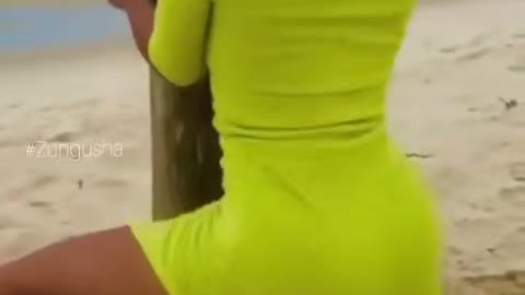 😻😍😳 she try to twerk