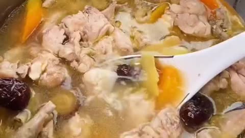 Waterless chicken soup in steam rice pot