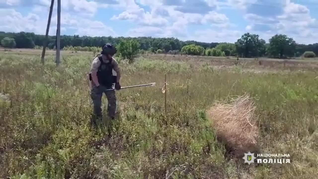 Police explosive devices are demining the de-occupied Kharkiv region