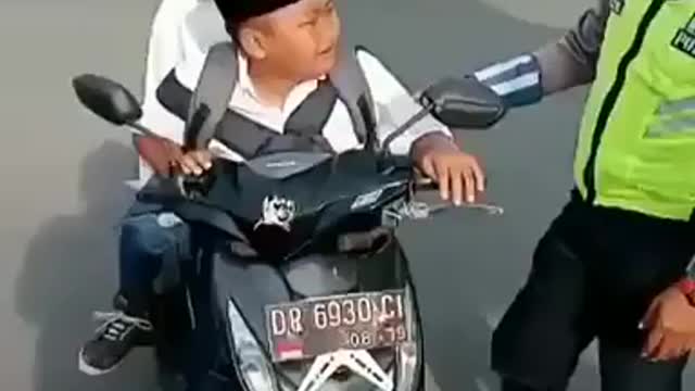 bocah SD kenak tilang polisi #videoviral afv funniest videos
