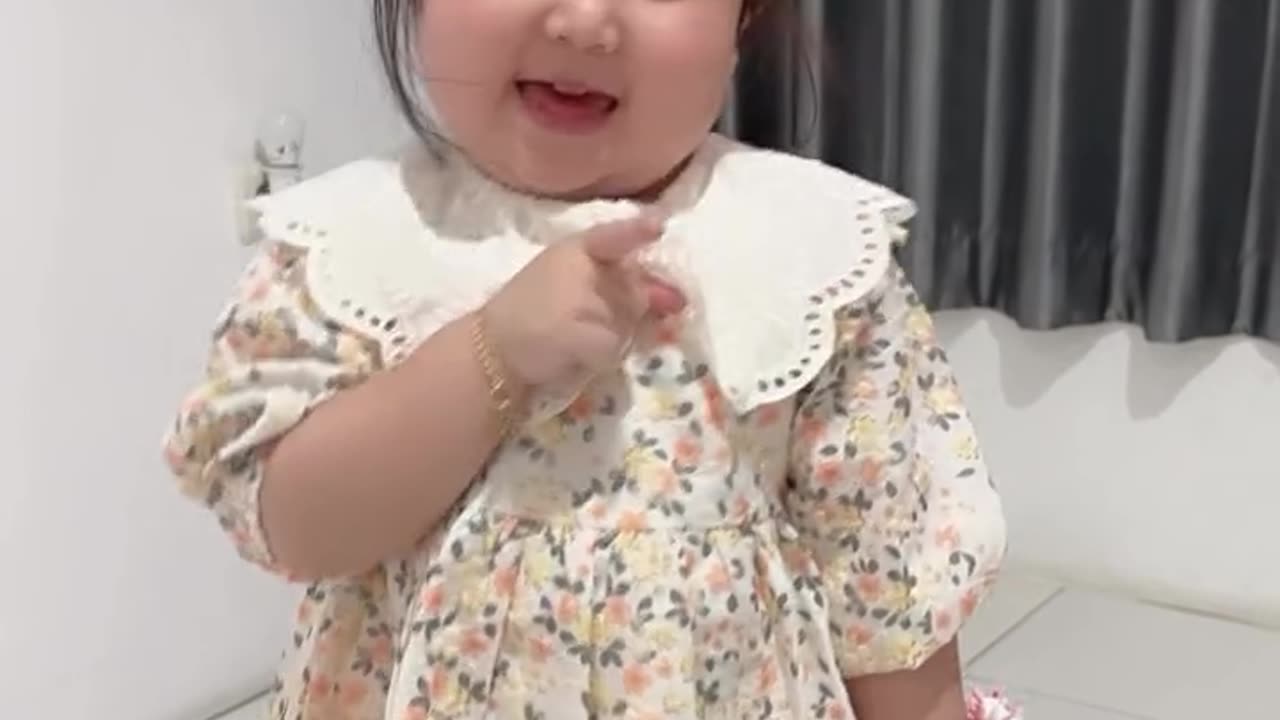 Nice baby girl Nice dance