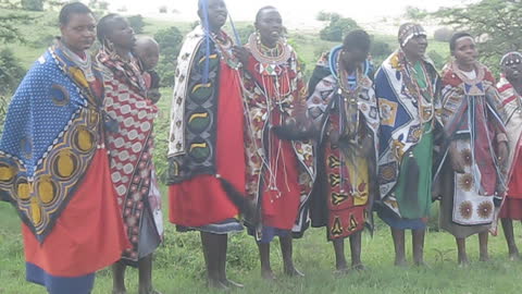 Masaai Mara women singing