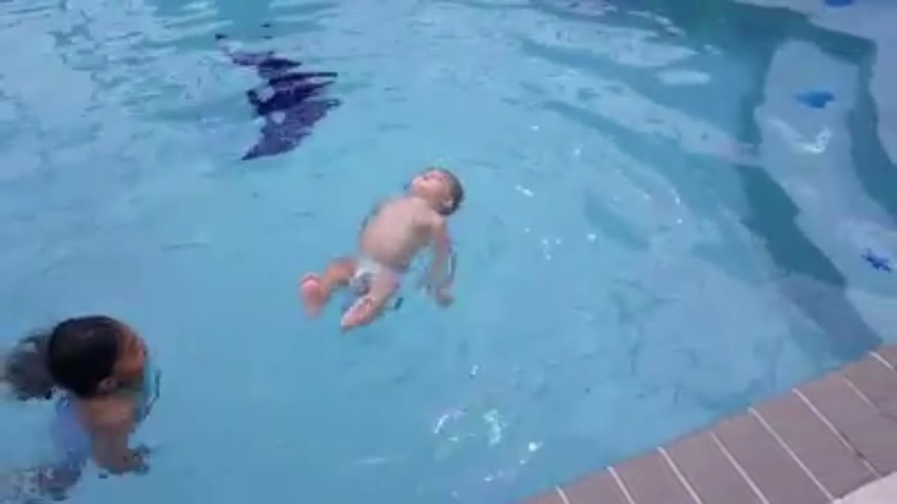 You will still be surprised to see this child floating in water.