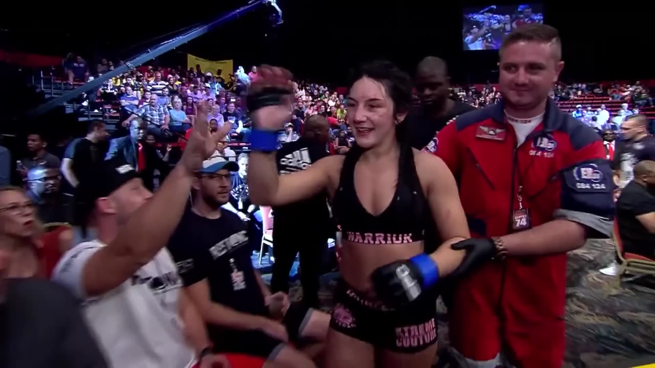 Probably The Craziest Women's MMA Fight In EFC History