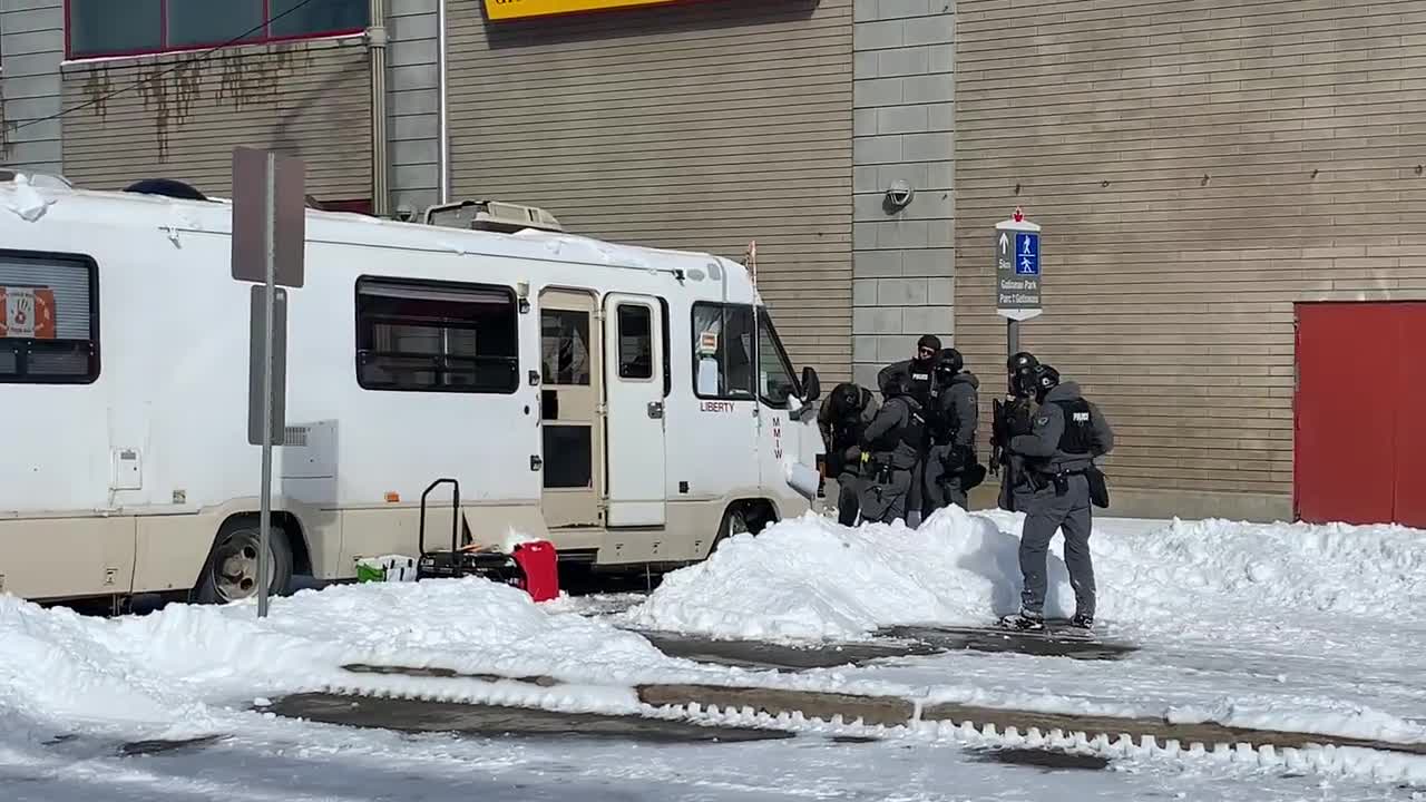 Police in Ottawa are now breaking into protestor’s vehicles.