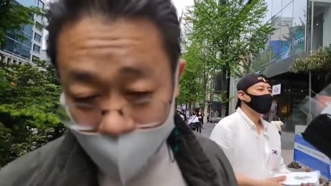 20210504_V3_S02(UijxsVec6qQ)마스크를 통하여 젊은 청년들 계몽을! 마스크에 뭐가 있지_ 홍대입구역에서
