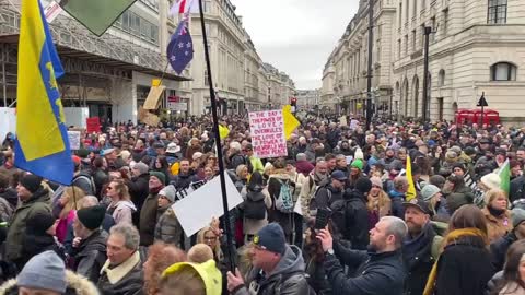 Huge crowds protest for medical freedom in London today #WorldwideFreedomRally #together