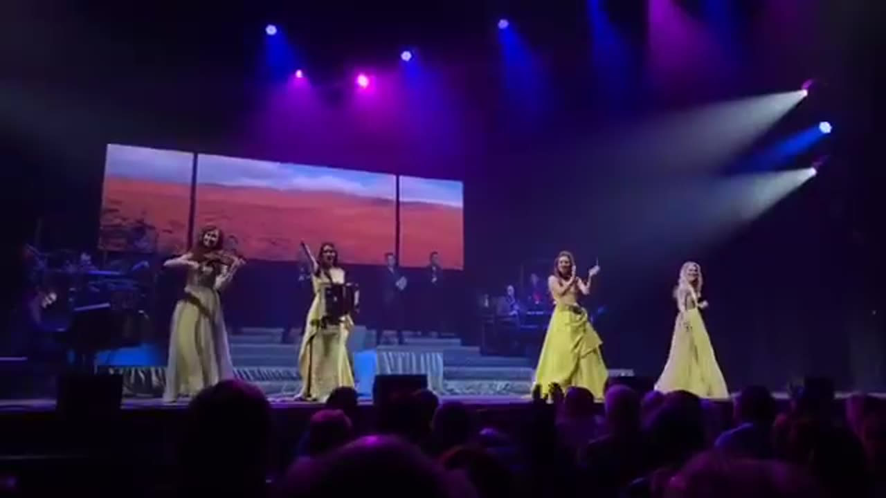 Celtic Woman live with Teir Abhaile Riú 03-19-2017