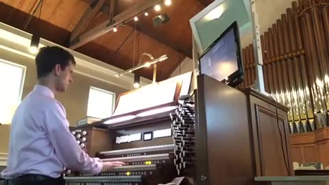 You've never heard an organ sound like this! The Star-Spangled Banner in the sty