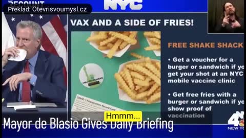 K očkování dostanete hranolky a burger zdarma, říka starosta New Yorku