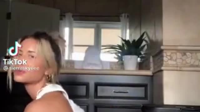 SIERRA SKYE LOVES ASS BOUNCING