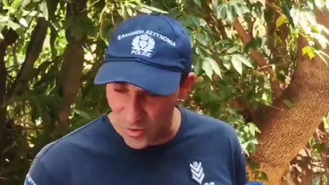 ΕΛΛΗΝΕΣ ΗΡΩΕΣ της ΔΙΠΛΑΝΗΣ ΠΟΡΤΑΣ👊Αρχ. Δημ. Χριστοδουλόπουλος που ΕΣΩΣΕ ηλικιωμένο στη φωτιά