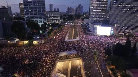 💥 MASSIVE Israeli Demonstration Demanding Ceasefire They Accuse Netanyahu Of Blocking