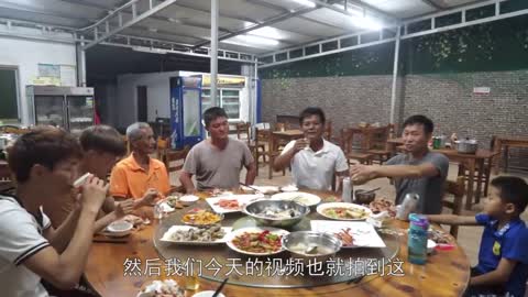 Fisherman 老四出海收获大鱼，打包带给阿壮锅下厨，还蹭了一桌顶级大餐