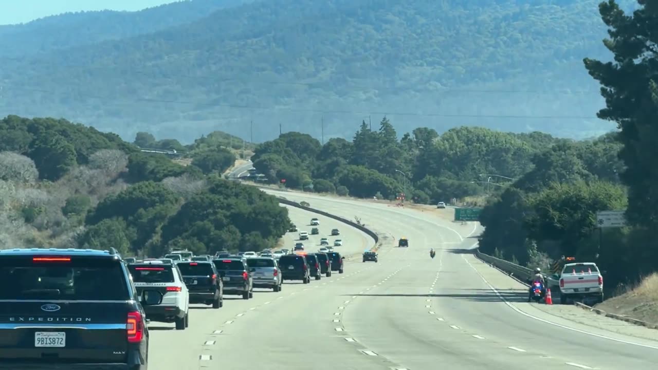 President Trump driving through San Francisco Bay Area 🇺🇸