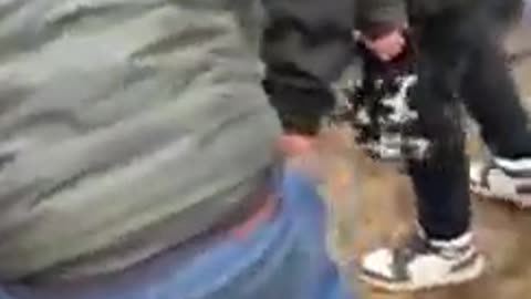 Ukraine: Ukraine nationalists beat man who is a "traitor"