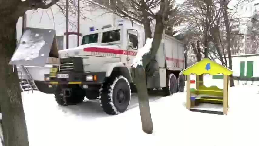 Remains of Russian explosive devices are removed from parks and streets in Ukraine