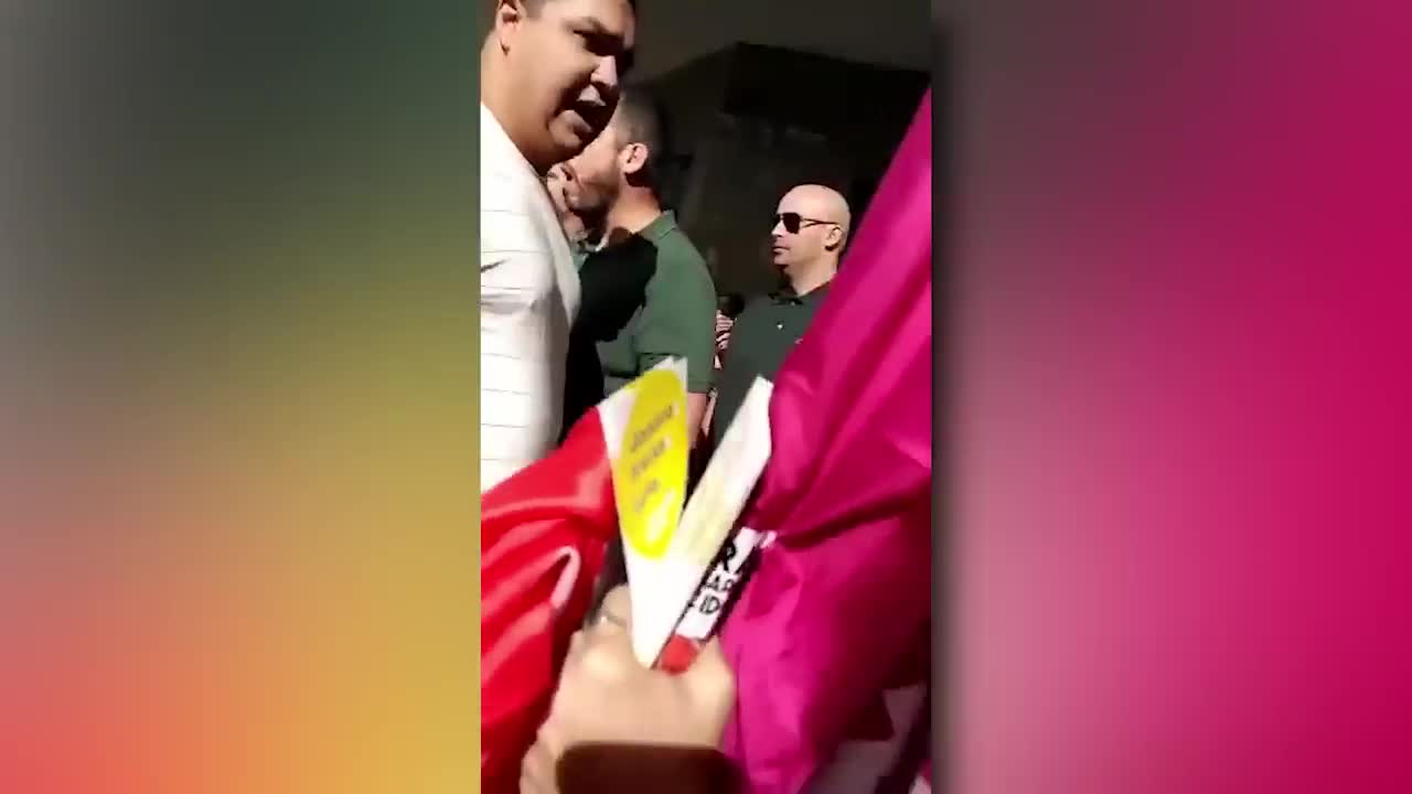 BOLSONARISTA ARMADO ATACA OUTRA VEZ. DESSA VEZ ELE NAO MATOU POR POUCO .