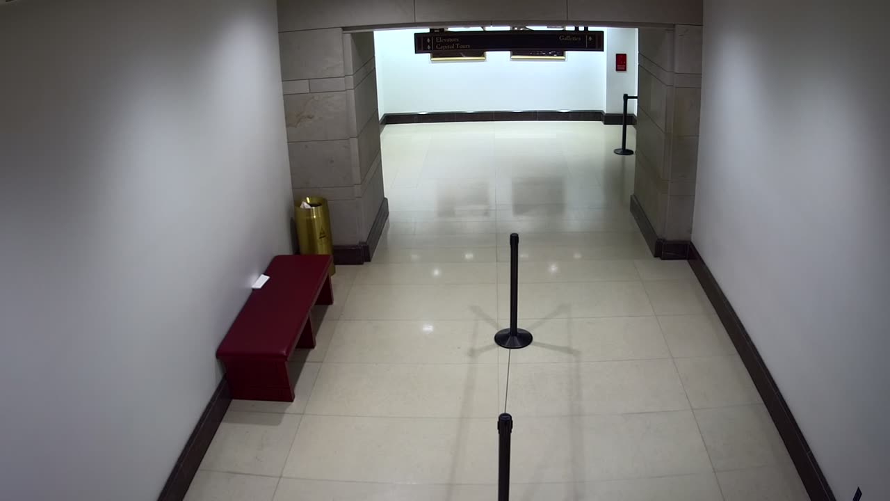 7080CVCULElevator17-18toGalleries_2021-01-06_12h40min01s400ms.mp4