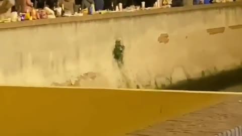 Italy vaccine passport restaurant are empty and people are eating own food outside