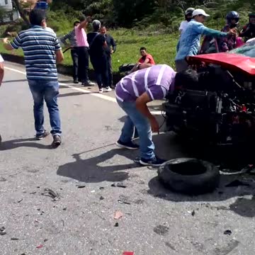 El choque contra una turbo ocurrió la mañana de este jueves.