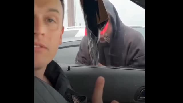 Thieving act on police car