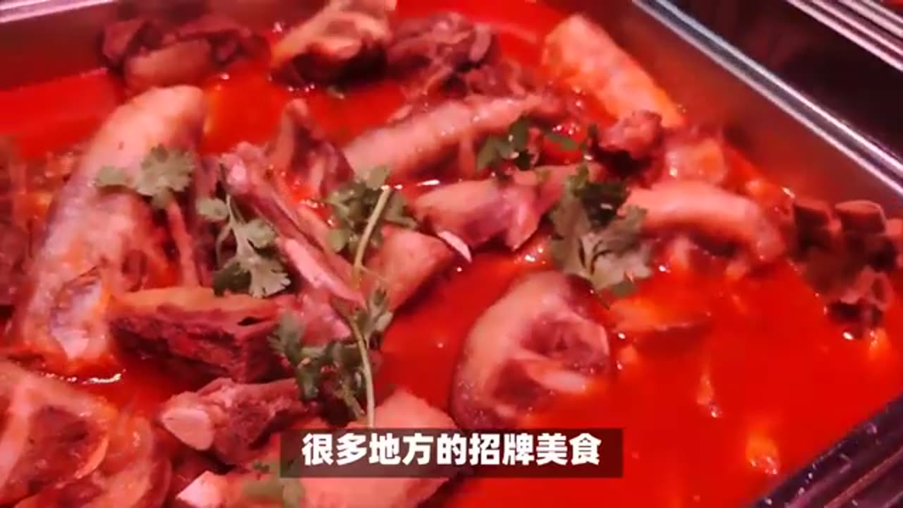 a pot of steaming hot beef trotter hotpot will evoke your taste buds