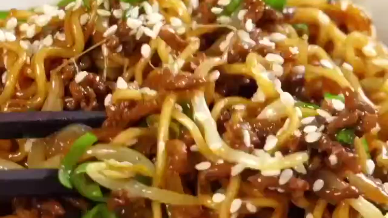 Easy beef noodles....Try this....🍜 🥢......................................... 🎥credit@ recipe_tin