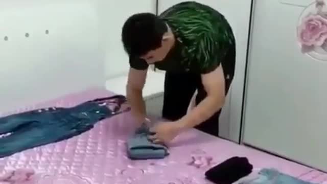 learn how to fold clothes easily