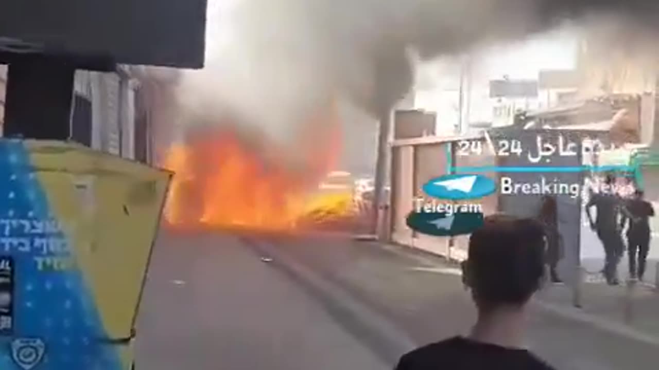 Seriously injured in a car explosion in Ramla